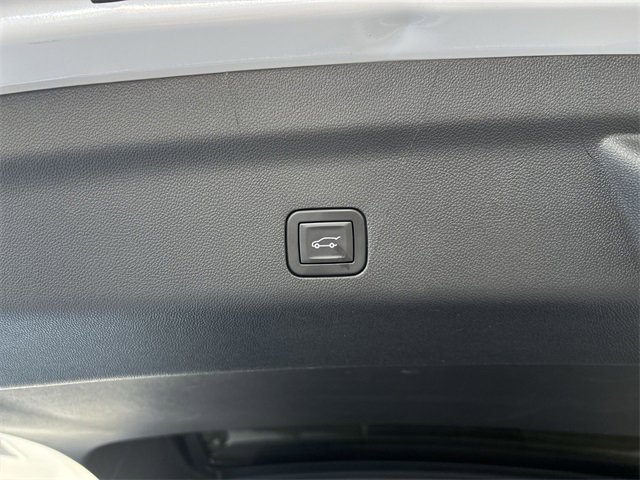 New 2025 Chevrolet Suburban Premier image 17