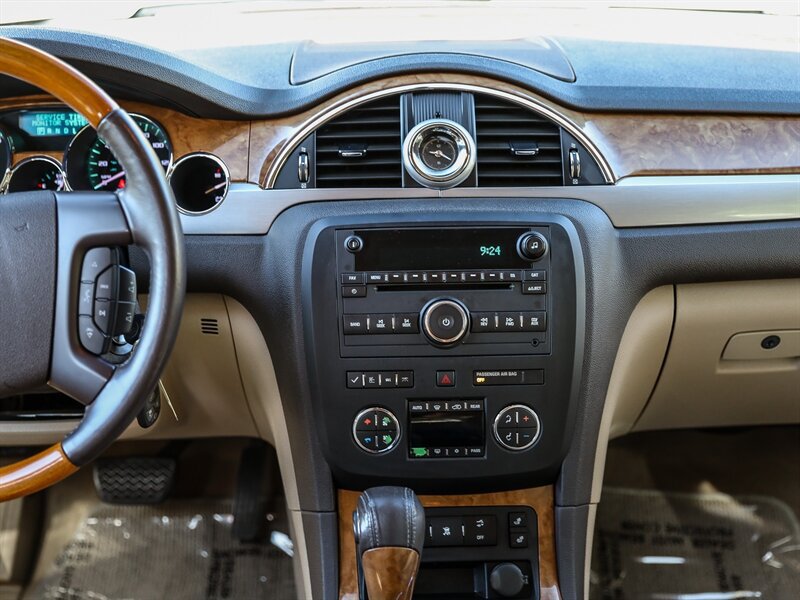Used 2011 Buick Enclave CXL FWD image 18