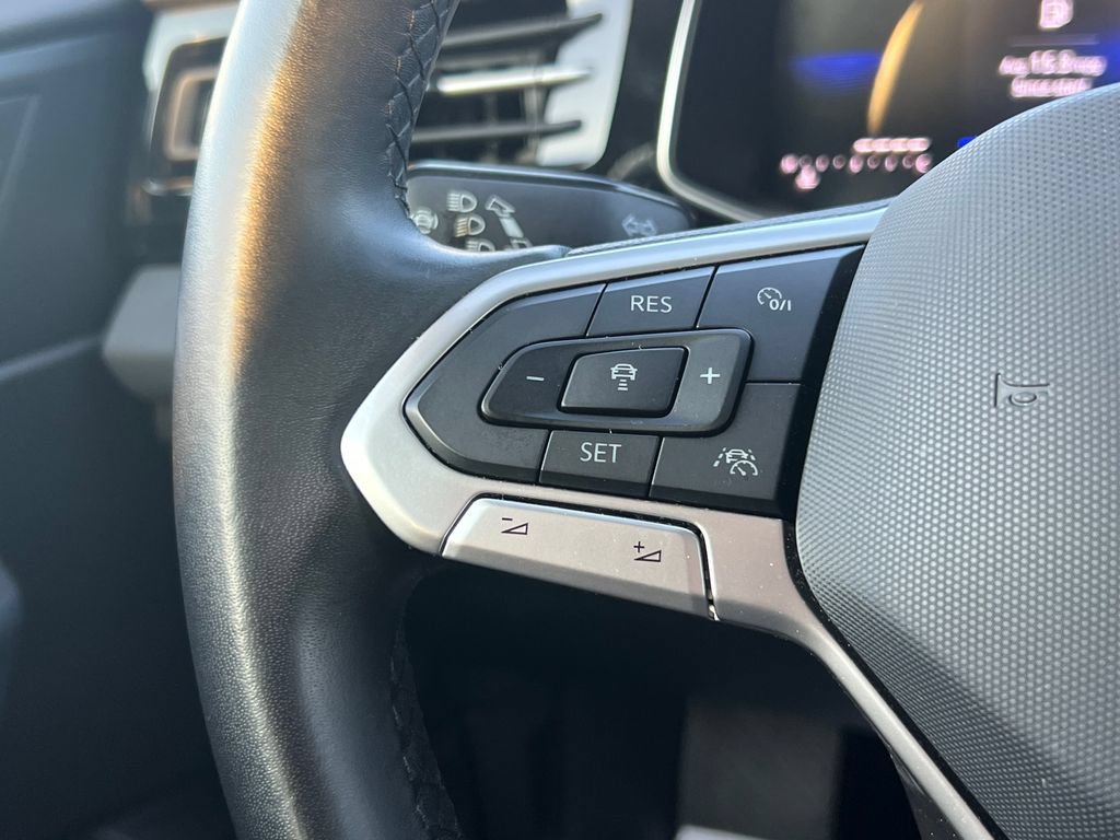 Used 2025 Volkswagen Jetta SE FWD image 20