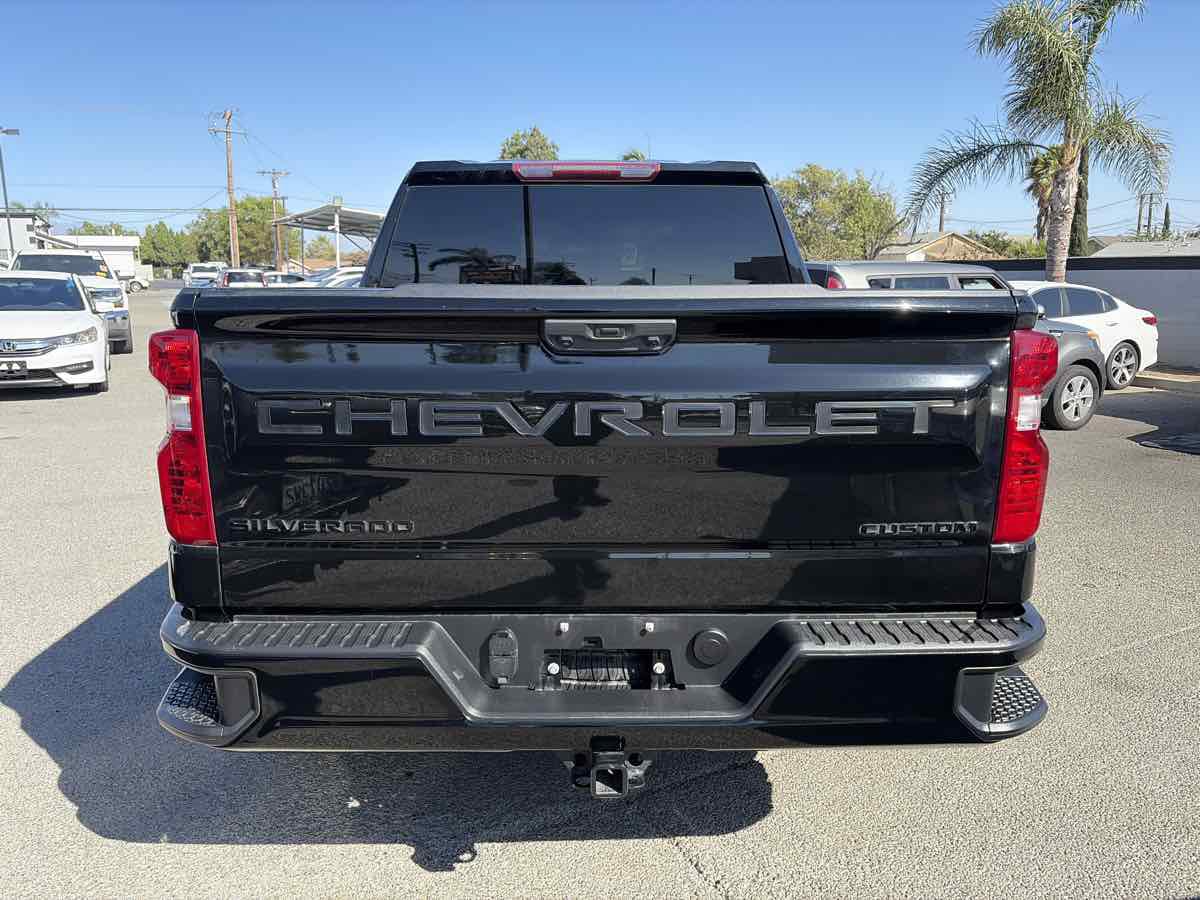 Used 2022 Chevrolet Silverado 1500 Custom w/ LPO, Dark Essentials Package RWD image 3