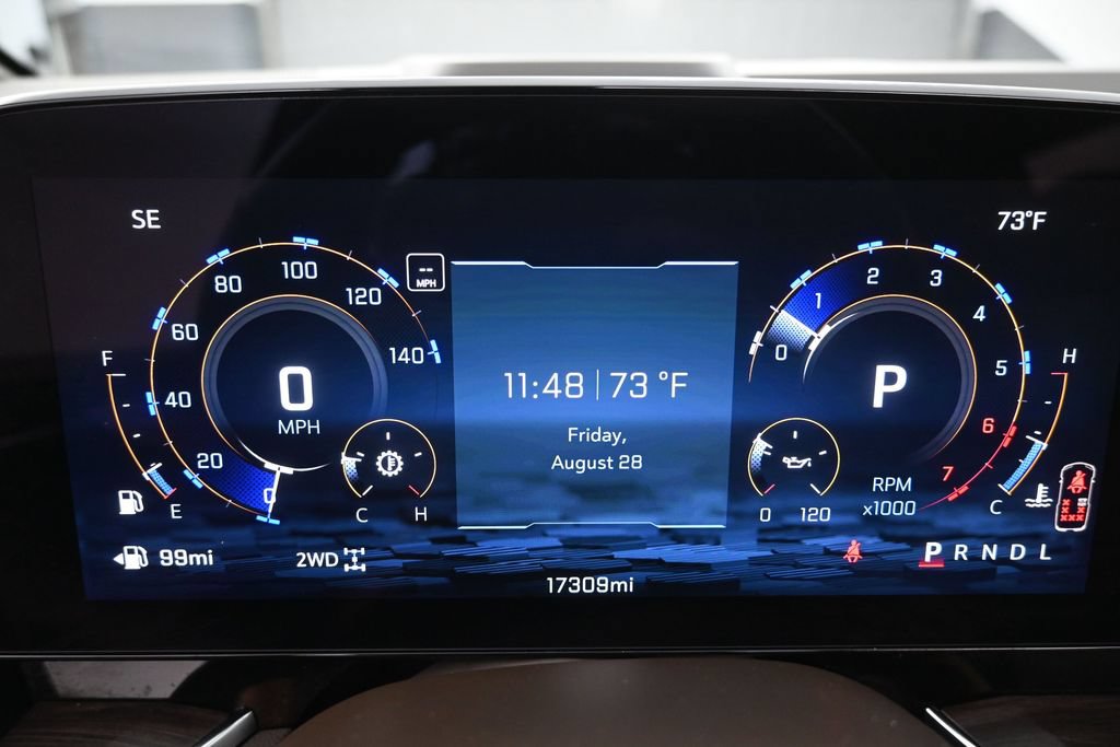 Used 2025 Chevrolet Suburban LT w/ Comfort Package AWD/4WD image 14