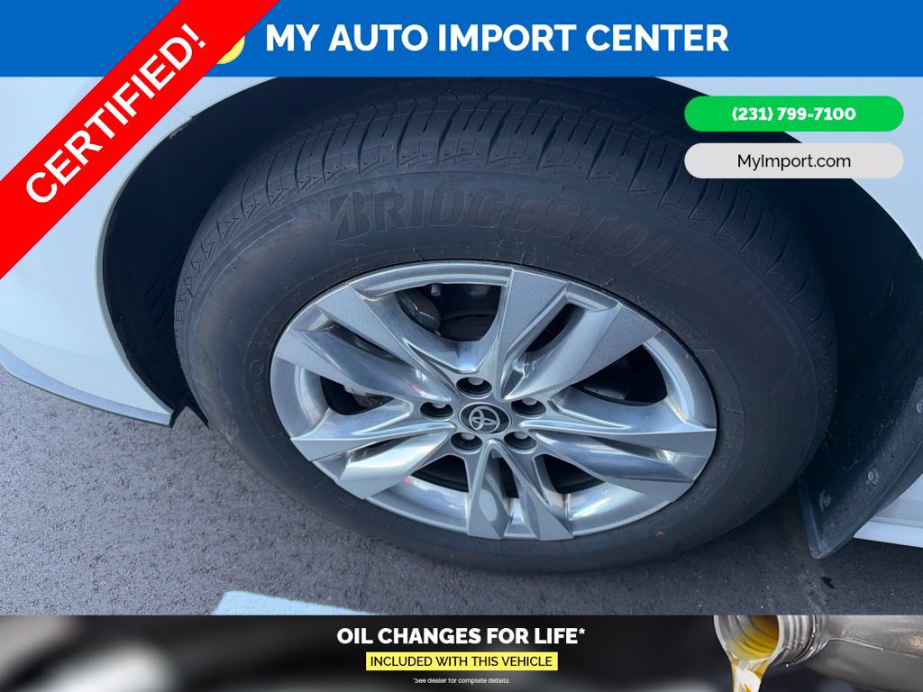 Certified 2025 Toyota Sienna XLE w/ XLE Plus Package AWD/4WD image 6
