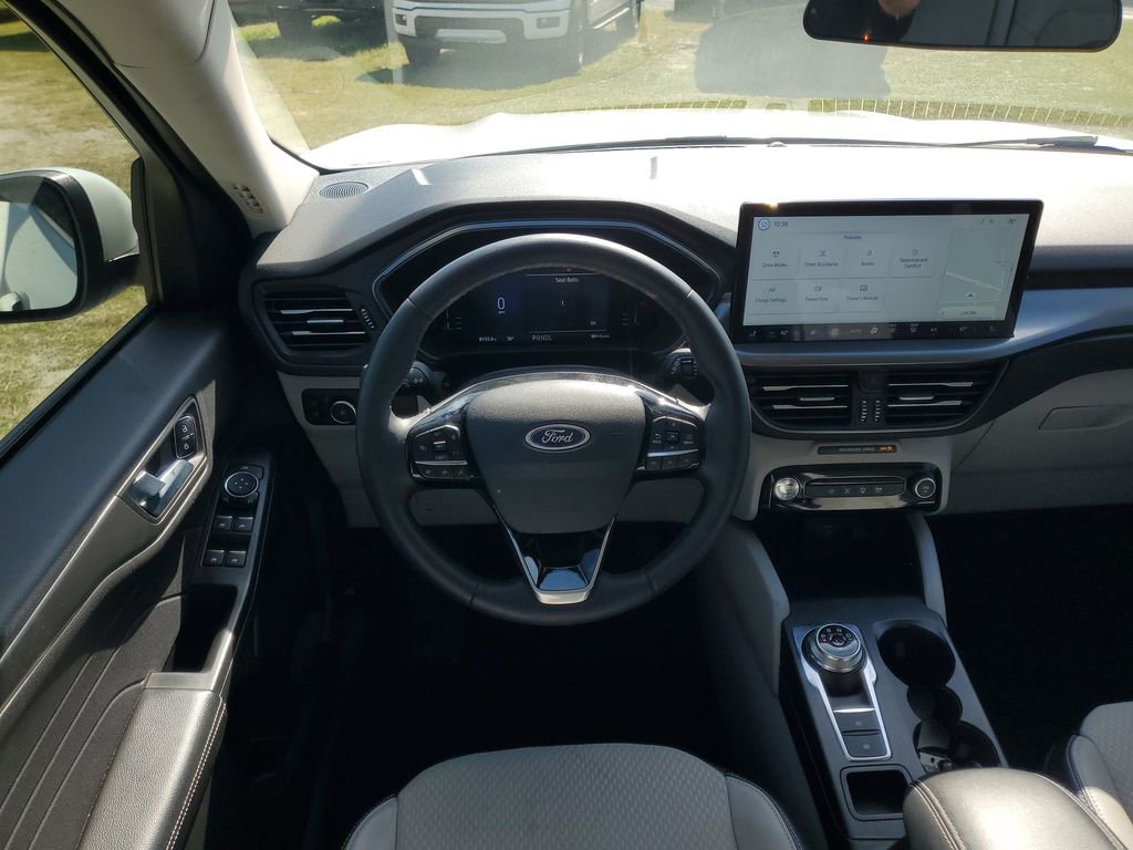 Used 2023 Ford Escape SE image 28