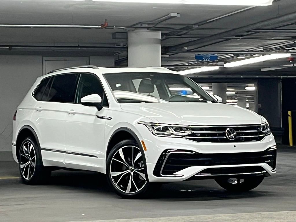 Used 2022 Volkswagen Tiguan SEL R-Line image 2