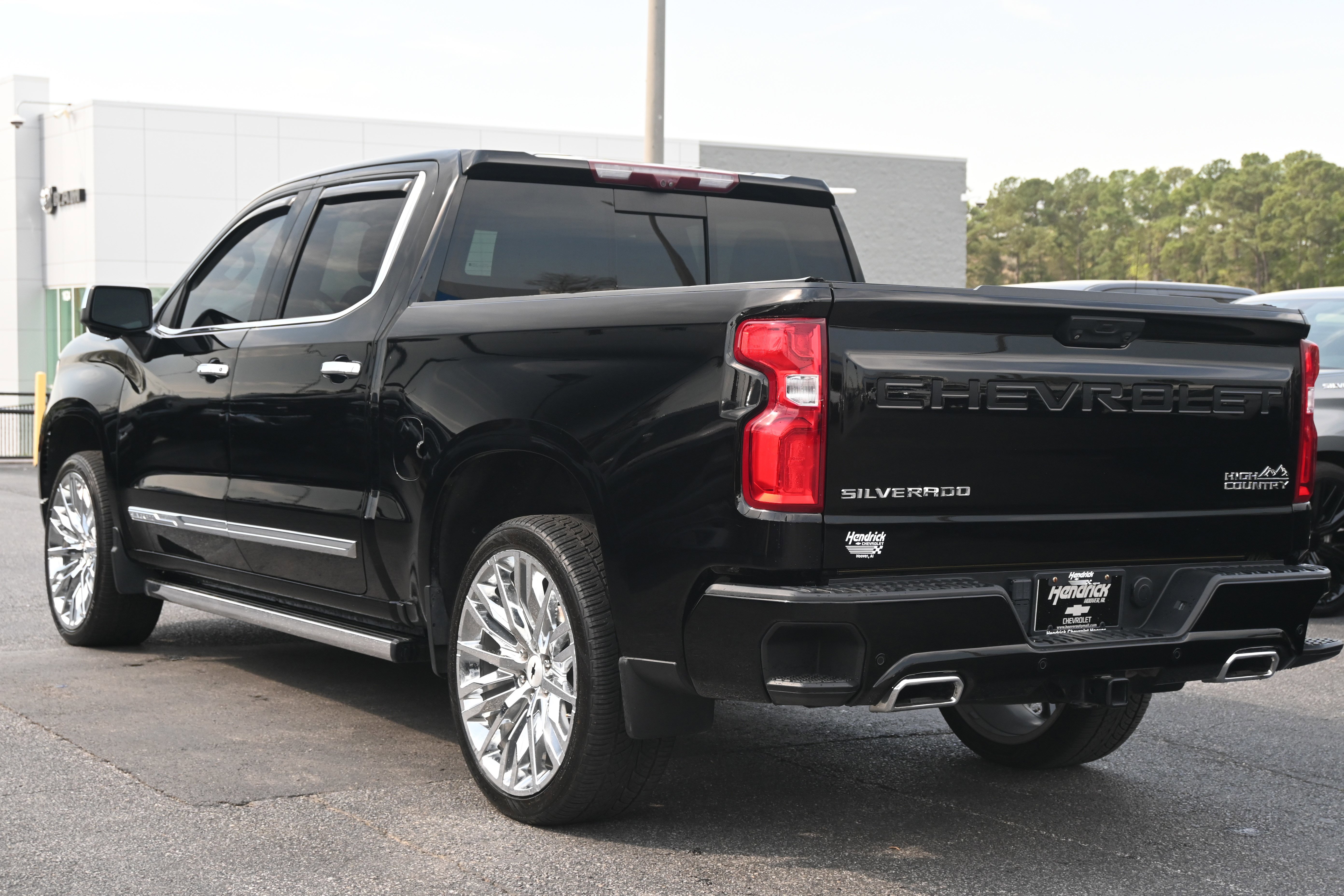 Used 2023 Chevrolet Silverado 1500 High Country AWD/4WD image 13