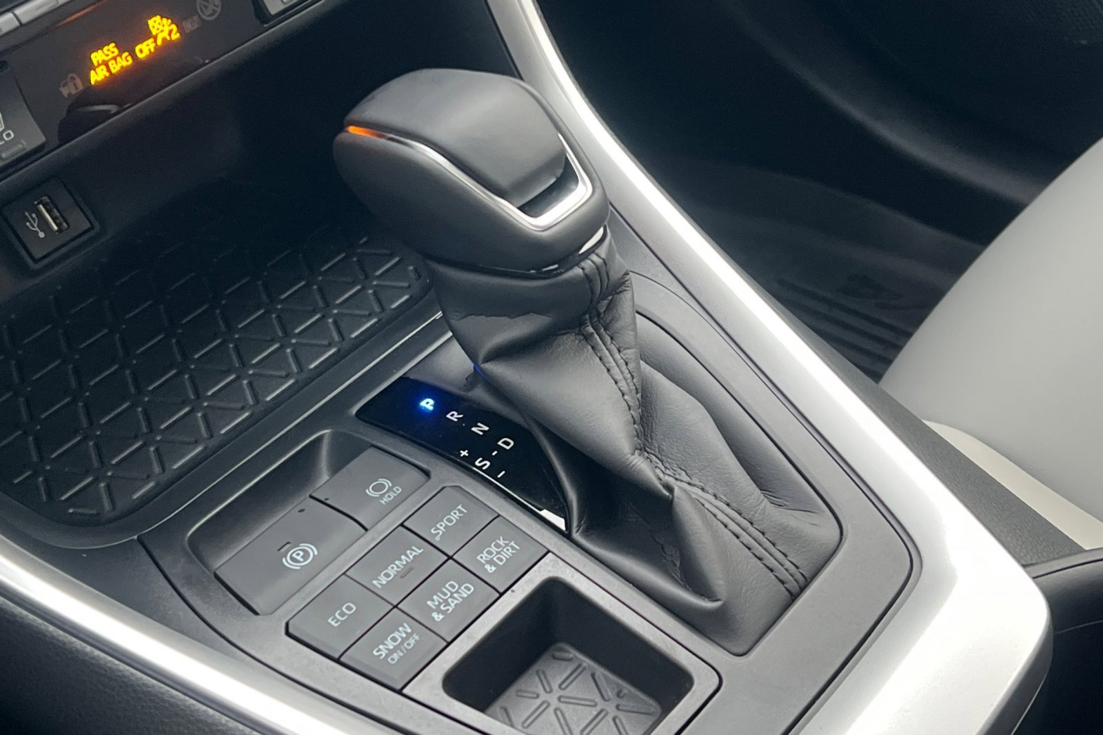 New 2025 Toyota RAV4 XLE Premium w/ Weather Package image 18