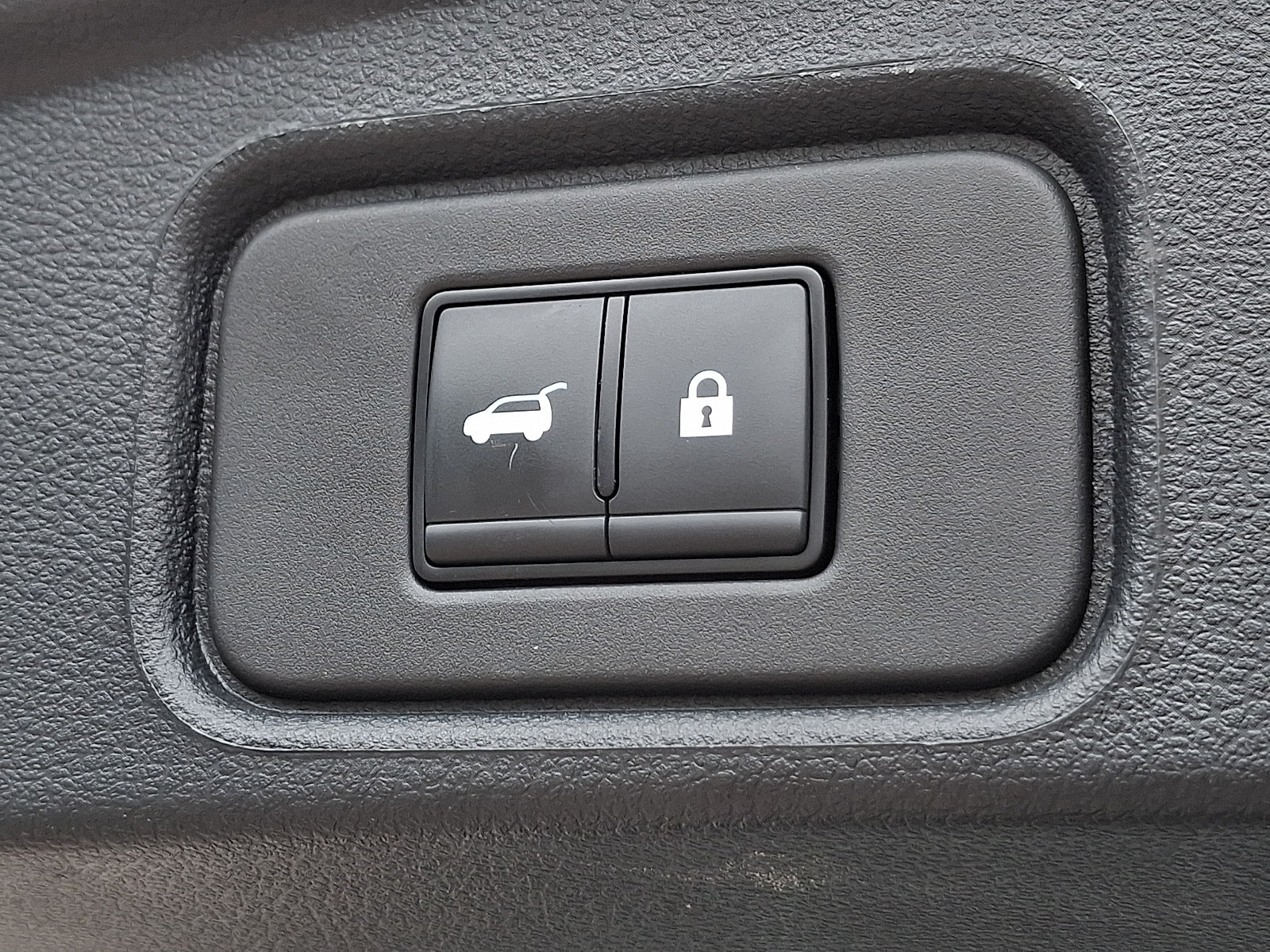 Used 2025 Nissan Pathfinder SL AWD/4WD image 34