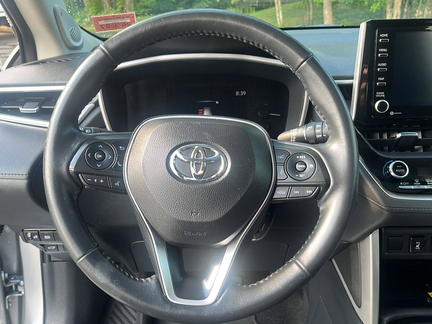 Used 2022 Toyota Corolla Cross XLE w/ Convenience Package AWD/4WD image 13