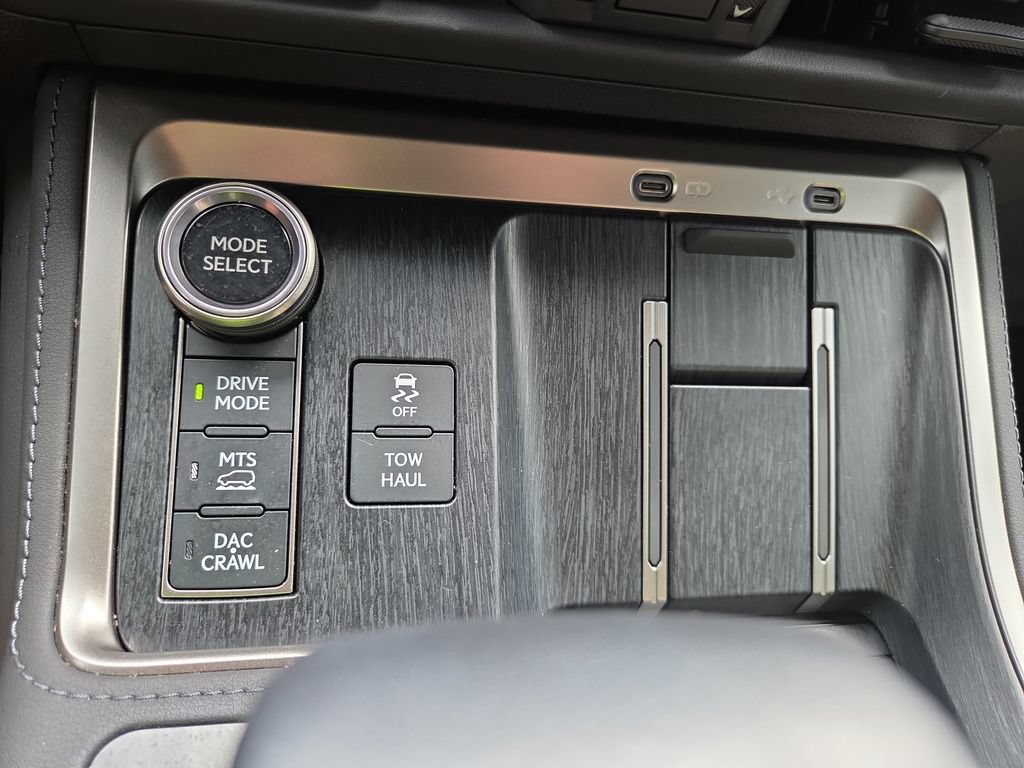 Used 2024 Lexus GX 550 AWD/4WD image 23
