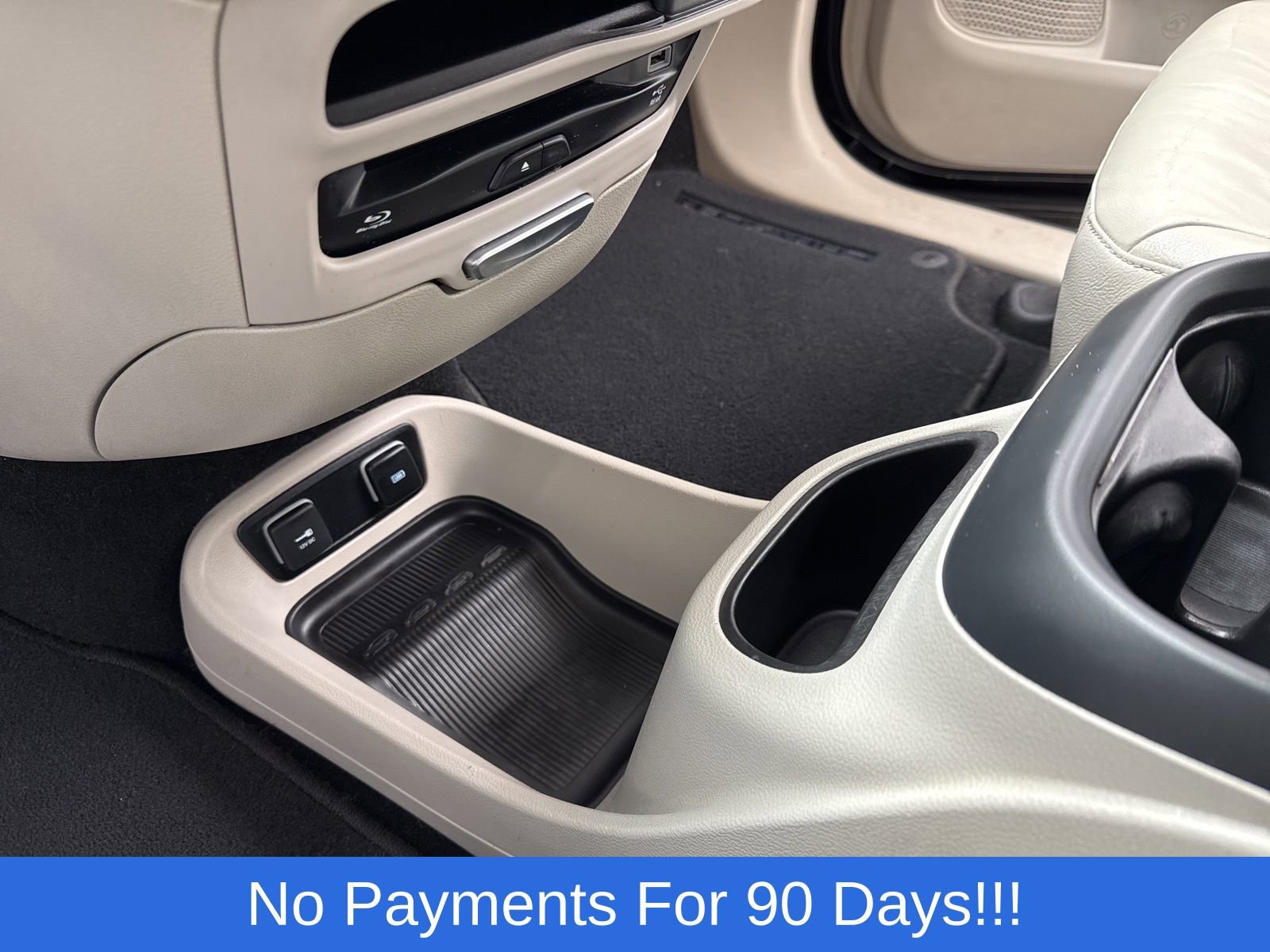 Used 2017 Chrysler Pacifica Touring-L Plus w/ Tire & Wheel Group image 19