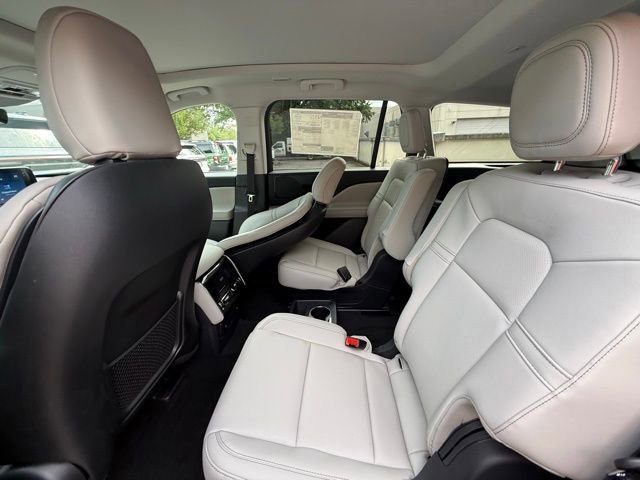 New 2025 Lincoln Aviator 2WD image 14