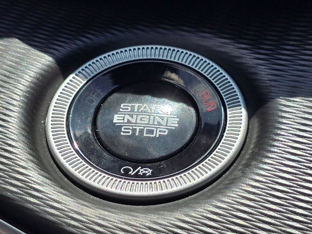 Used 2024 Jeep Grand Cherokee Altitude AWD/4WD image 30