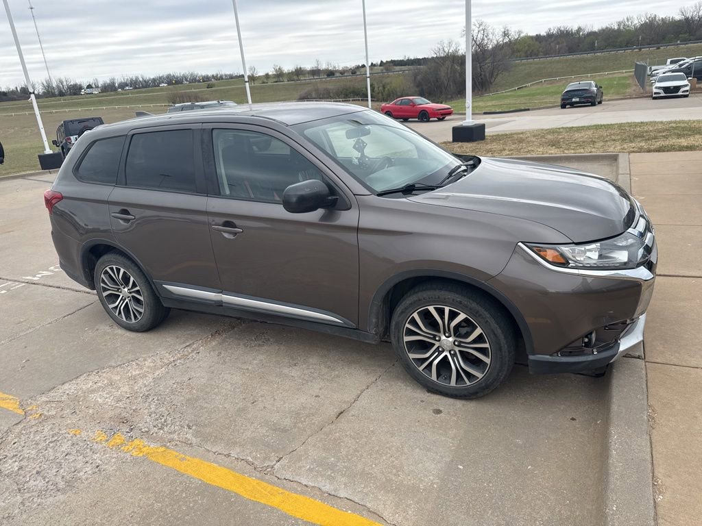 Used 2017 Mitsubishi Outlander ES