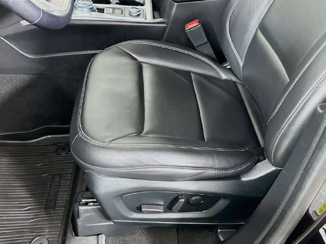 Certified 2023 Ford Explorer XLT w/ Equipment Group 202A AWD/4WD image 27