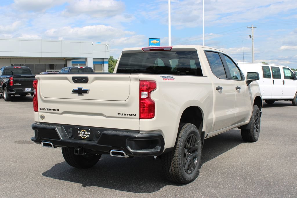 New 2026 Chevrolet Silverado 1500 Custom Trail Boss w/ LPO, Dark Essentials Package AWD/4WD image 9