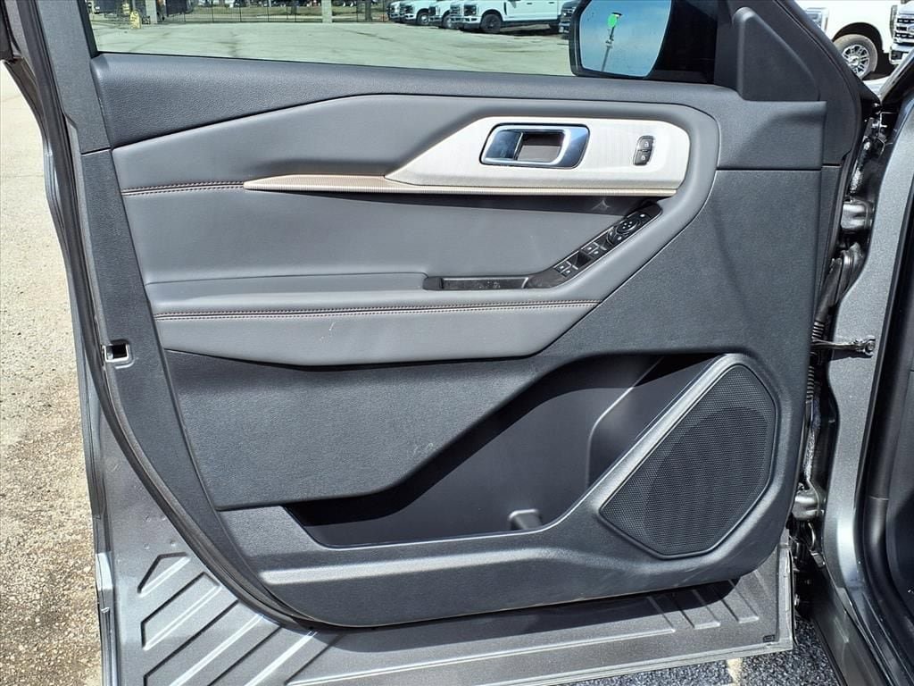 New 2026 Ford Explorer Active w/ Active Comfort Package RWD image 21