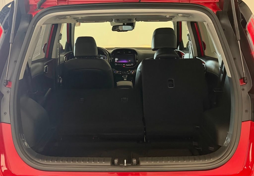 Used 2025 Kia Soul GT-Line FWD image 29