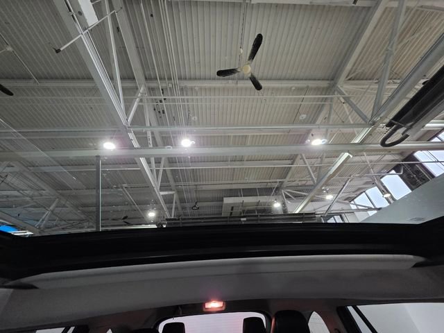 Used 2024 Toyota Highlander XLE image 16