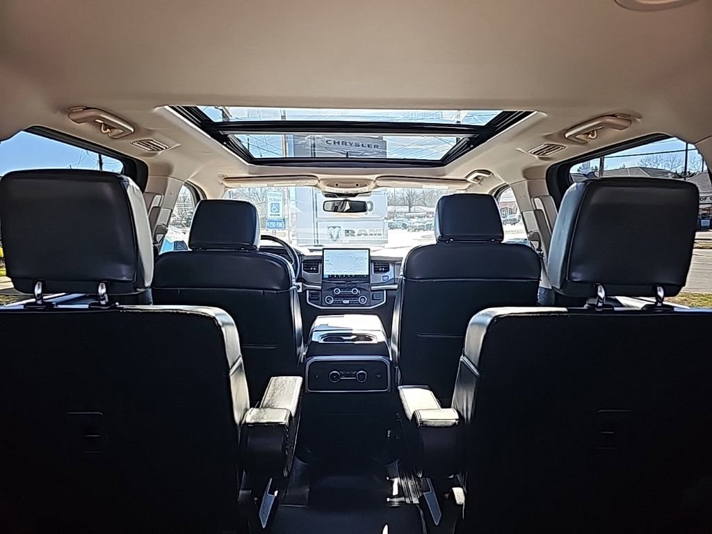 Used 2022 Ford Expedition XLT image 3