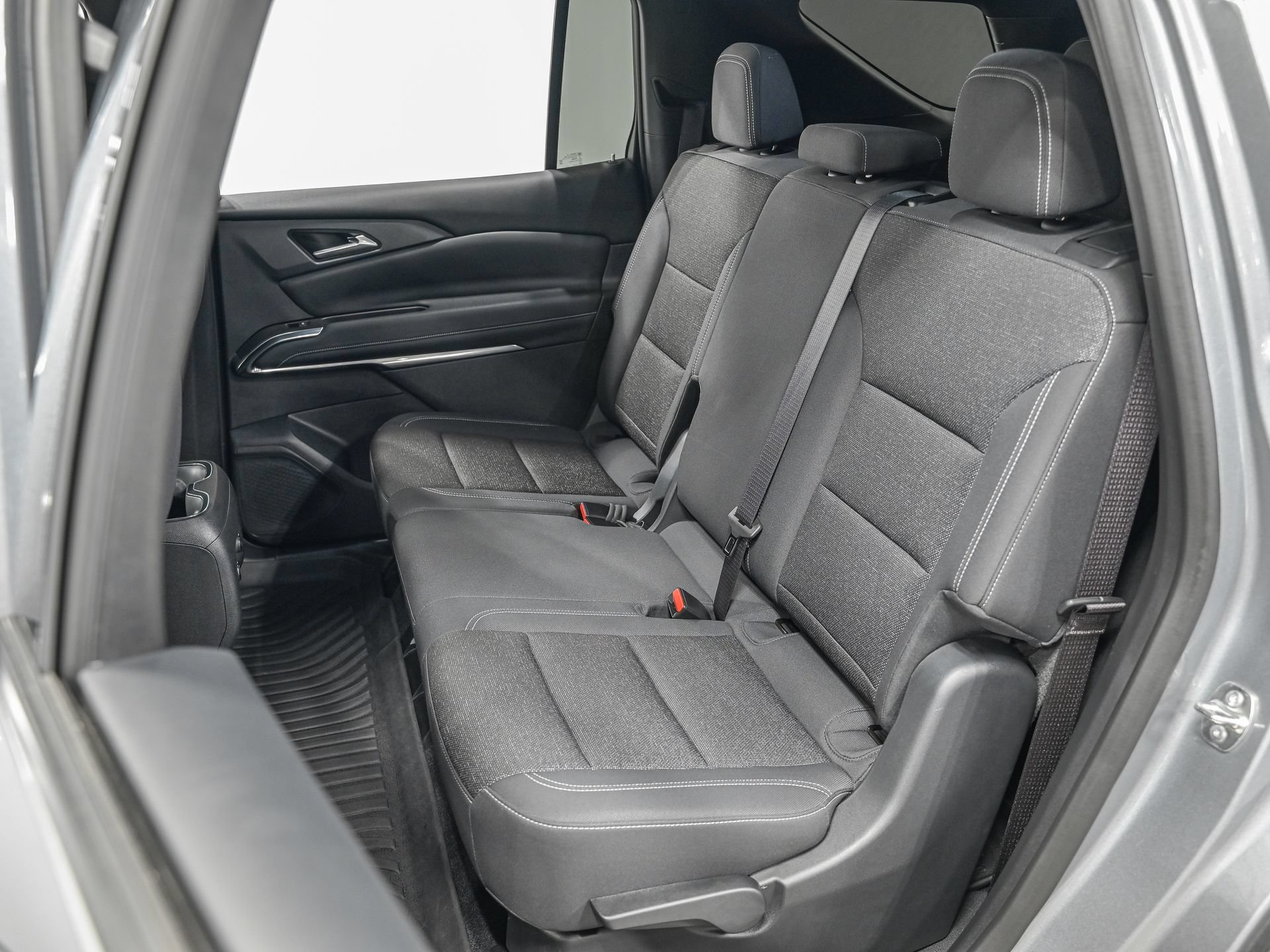 Used 2024 Chevrolet Traverse LS FWD image 27