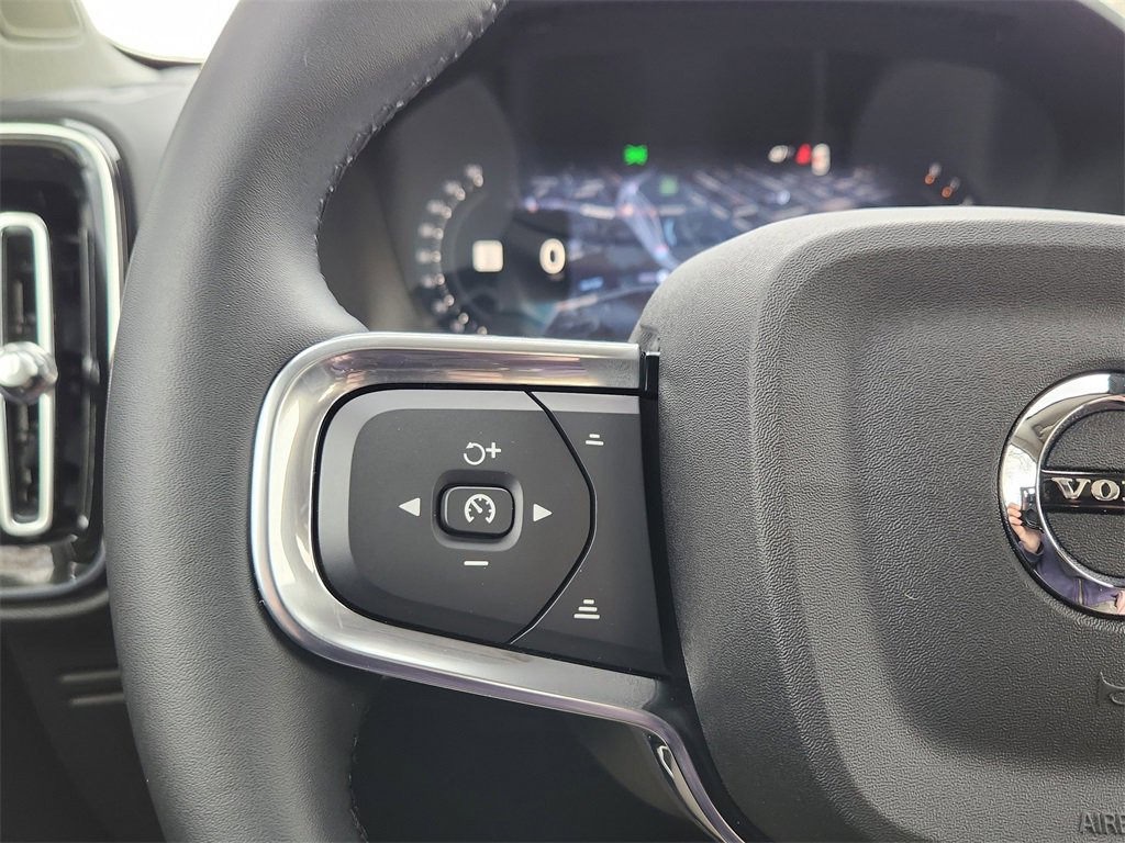 Used 2026 Volvo XC40 B5 Ultra w/ Protection Package Premier image 9