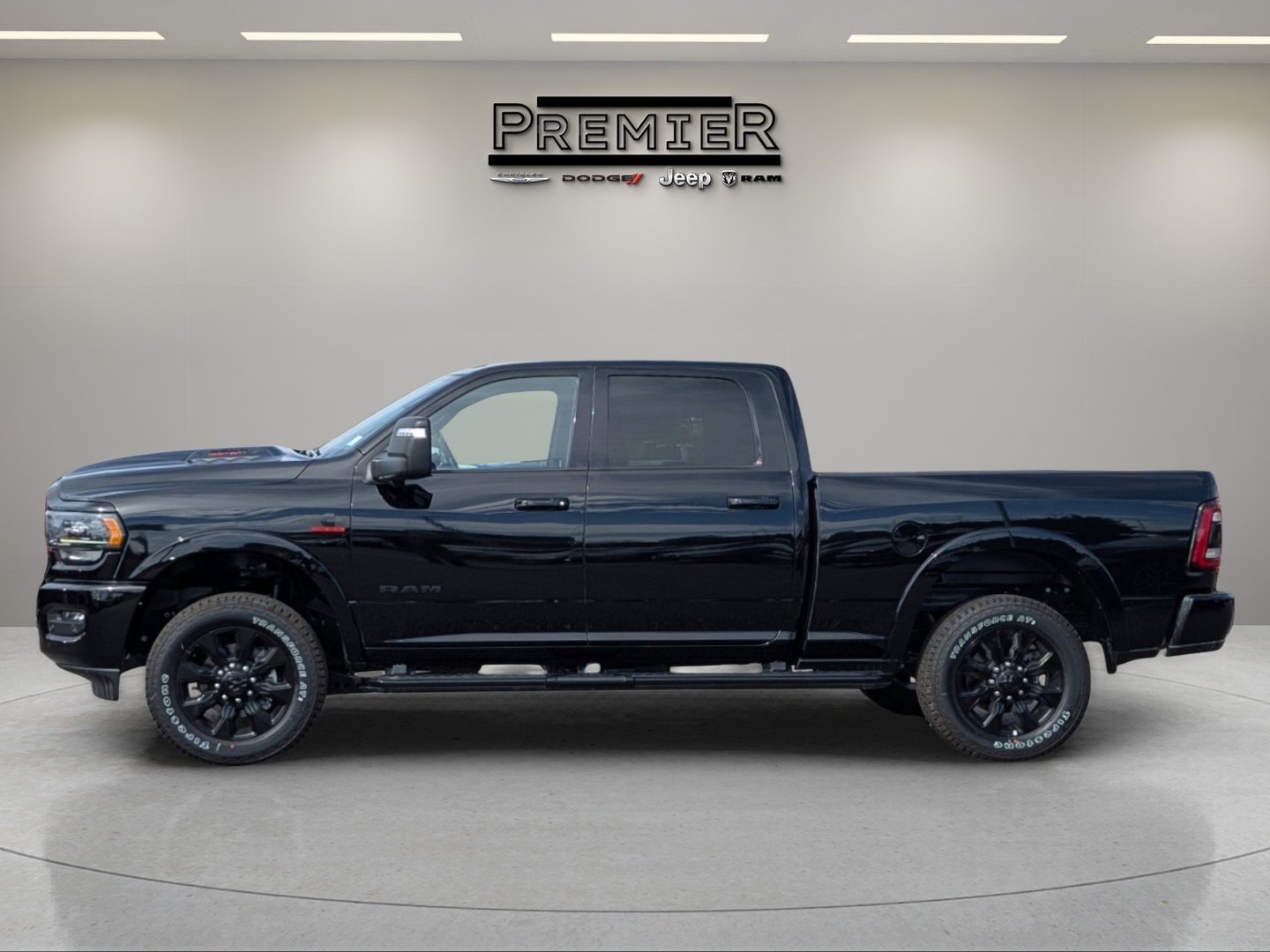New 2024 RAM 2500 Limited image 8