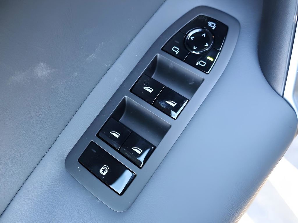 New 2025 BMW iX M60 image 52