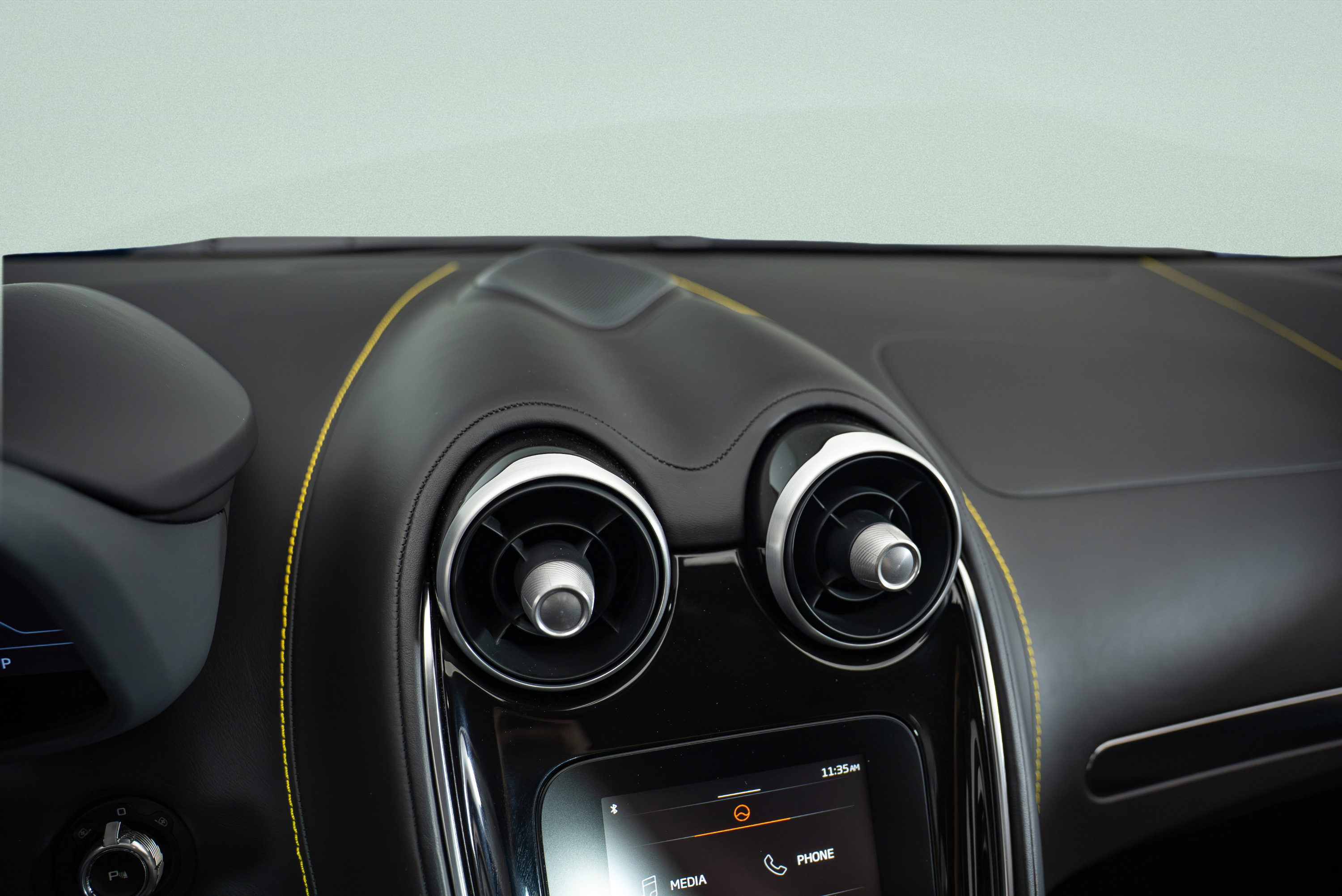 Used 2023 McLaren GT RWD image 12