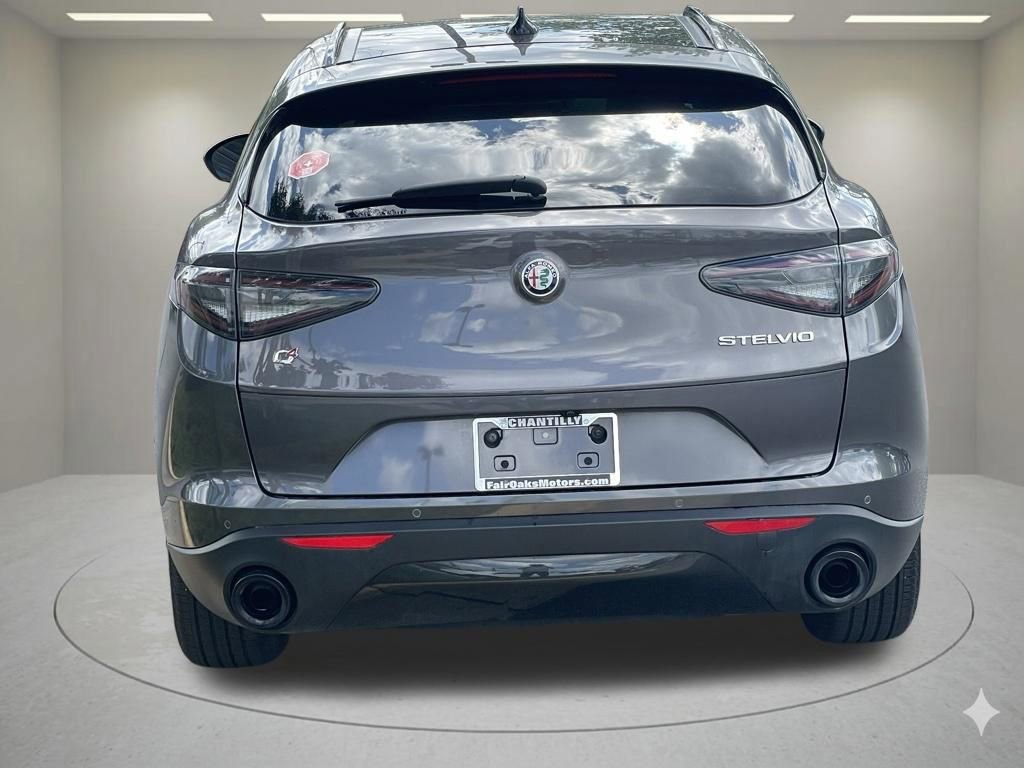 Used 2024 Alfa Romeo Stelvio Sprint AWD/4WD image 7