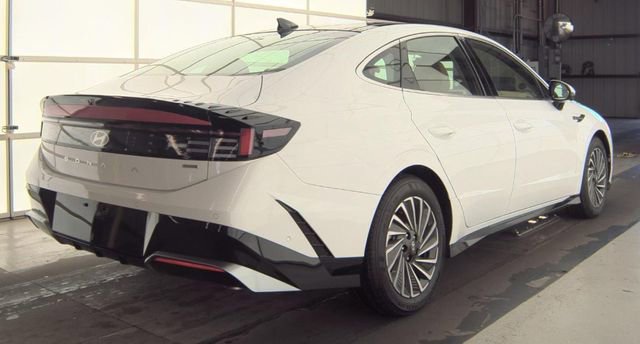 Used 2025 Hyundai Sonata Limited image 3