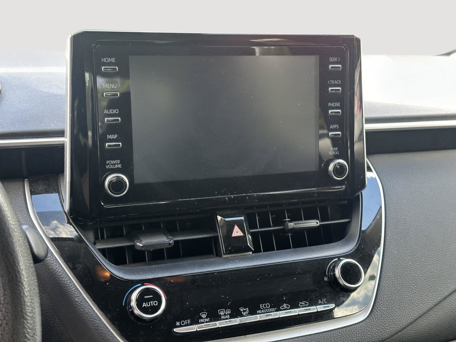 Used 2020 Toyota Corolla LE FWD image 11