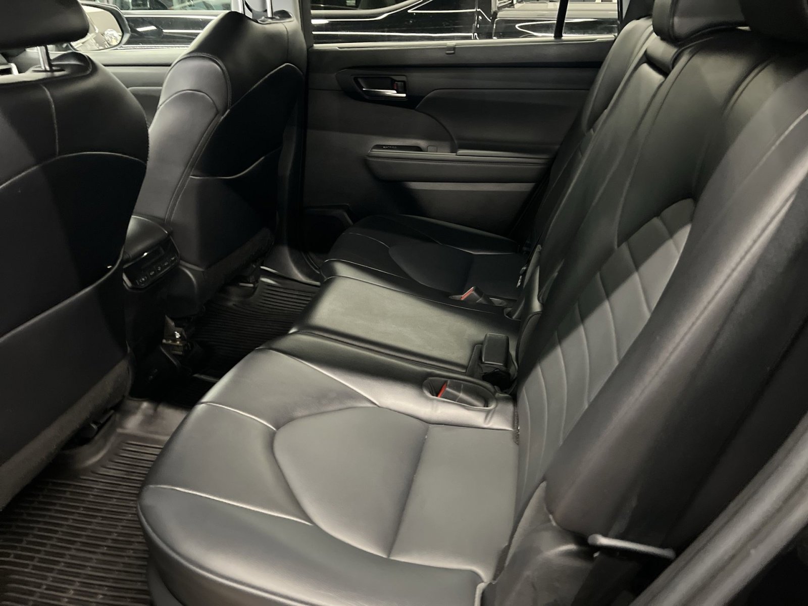 Used 2022 Toyota Highlander XLE image 20