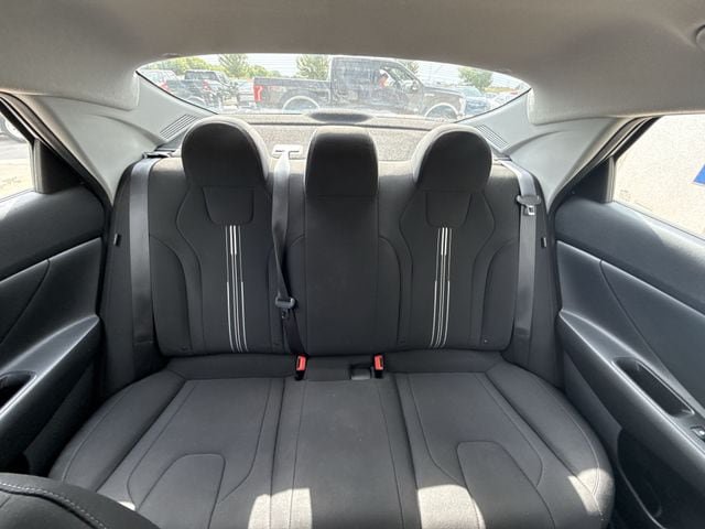 Used 2024 Hyundai Elantra SEL FWD image 22