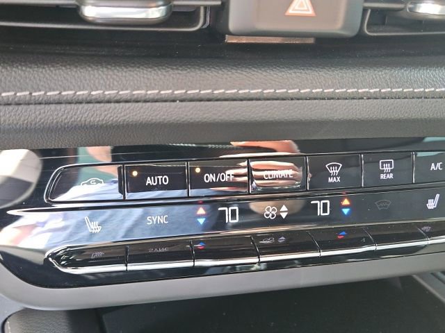 Used 2023 Buick Envision Preferred image 28