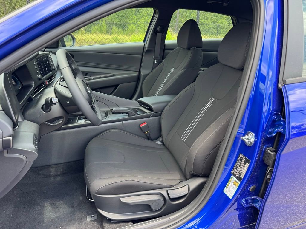 Certified 2025 Hyundai Elantra Sport image 14