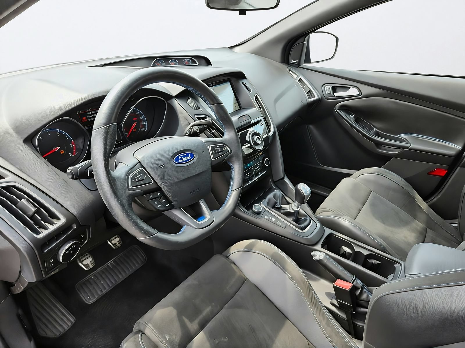 Used 2017 Ford Focus RS AWD/4WD image 11