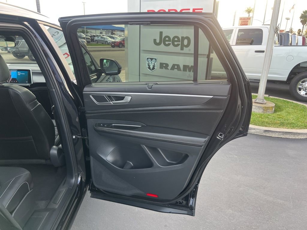 Used 2025 Volkswagen Atlas Cross Sport SE image 43