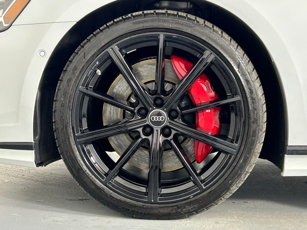 Used 2023 Audi S8 w/ S8 Comfort Plus Package image 37