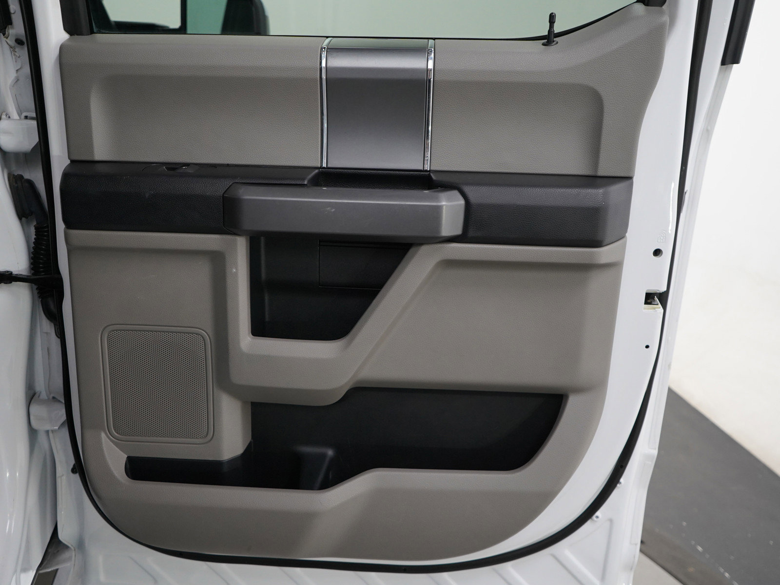 Used 2019 Ford F250 XLT w/ XLT Premium Package image 14