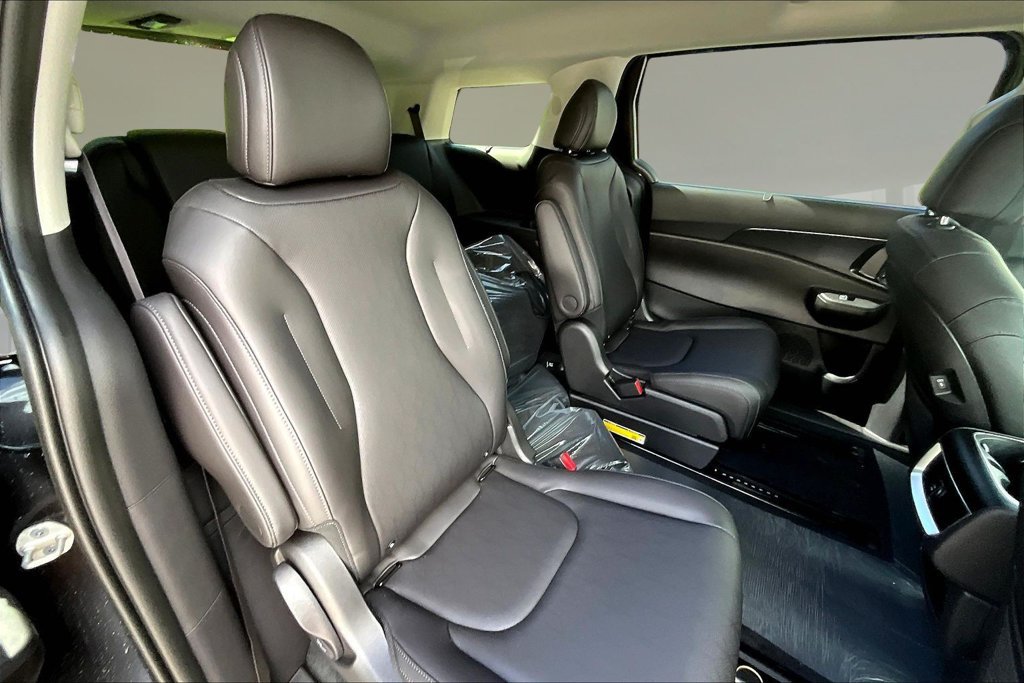 New 2027 Kia Carnival EX FWD image 10