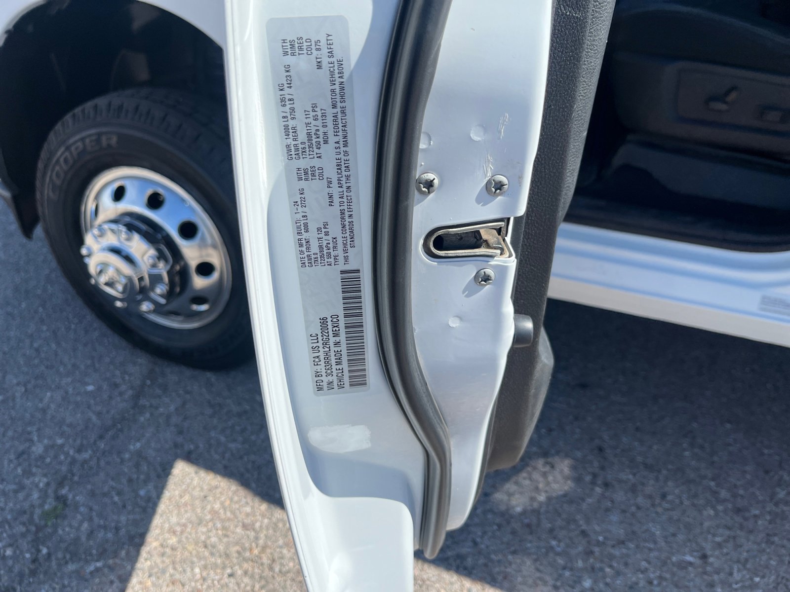 Used 2024 RAM 3500 Big Horn image 26