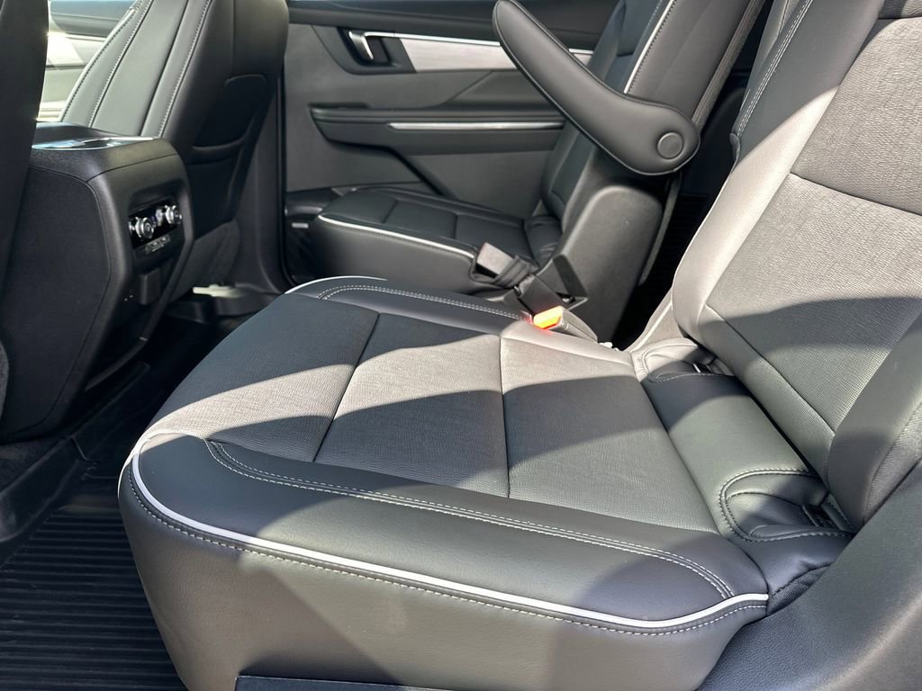 New 2026 Buick Enclave Preferred w/ Power Package image 21