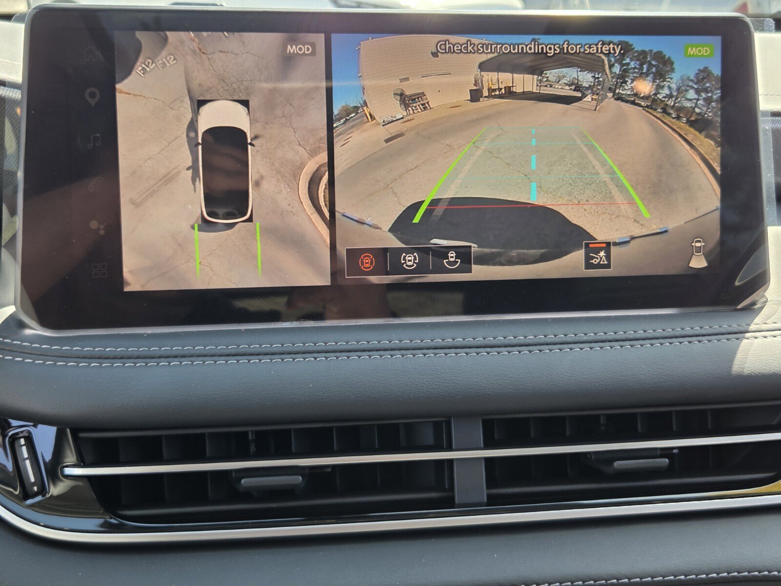 New 2026 INFINITI QX60 Luxe w/ Cargo Package image 18