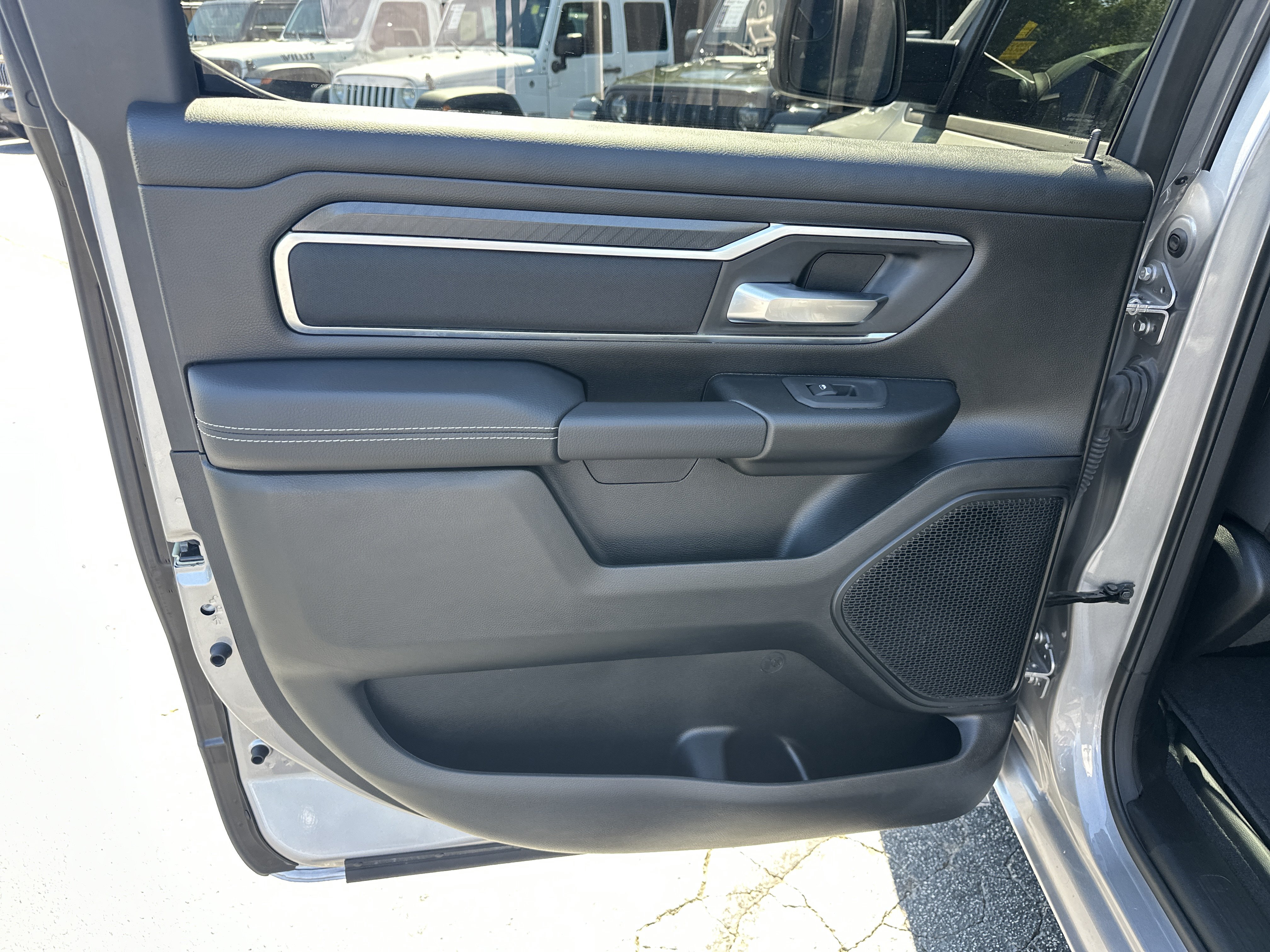 Used 2025 RAM 1500 Big Horn AWD/4WD image 25
