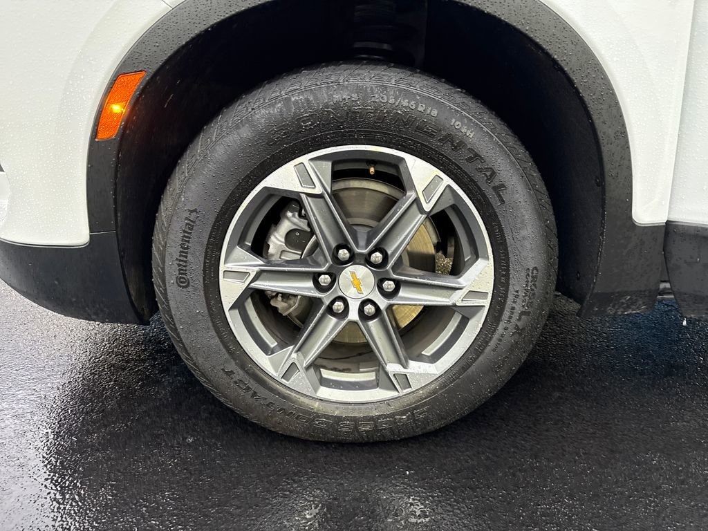 Used 2025 Chevrolet Blazer LT image 32