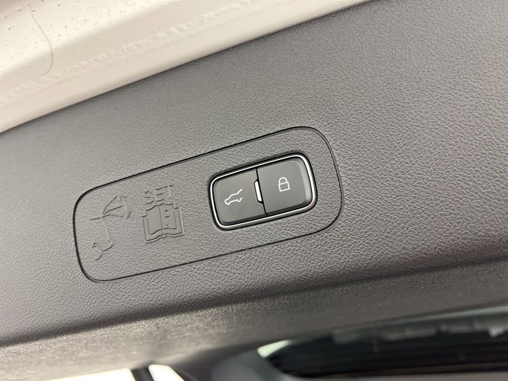 Used 2022 Lincoln Aviator Reserve w/ Equipment Group 201A image 10