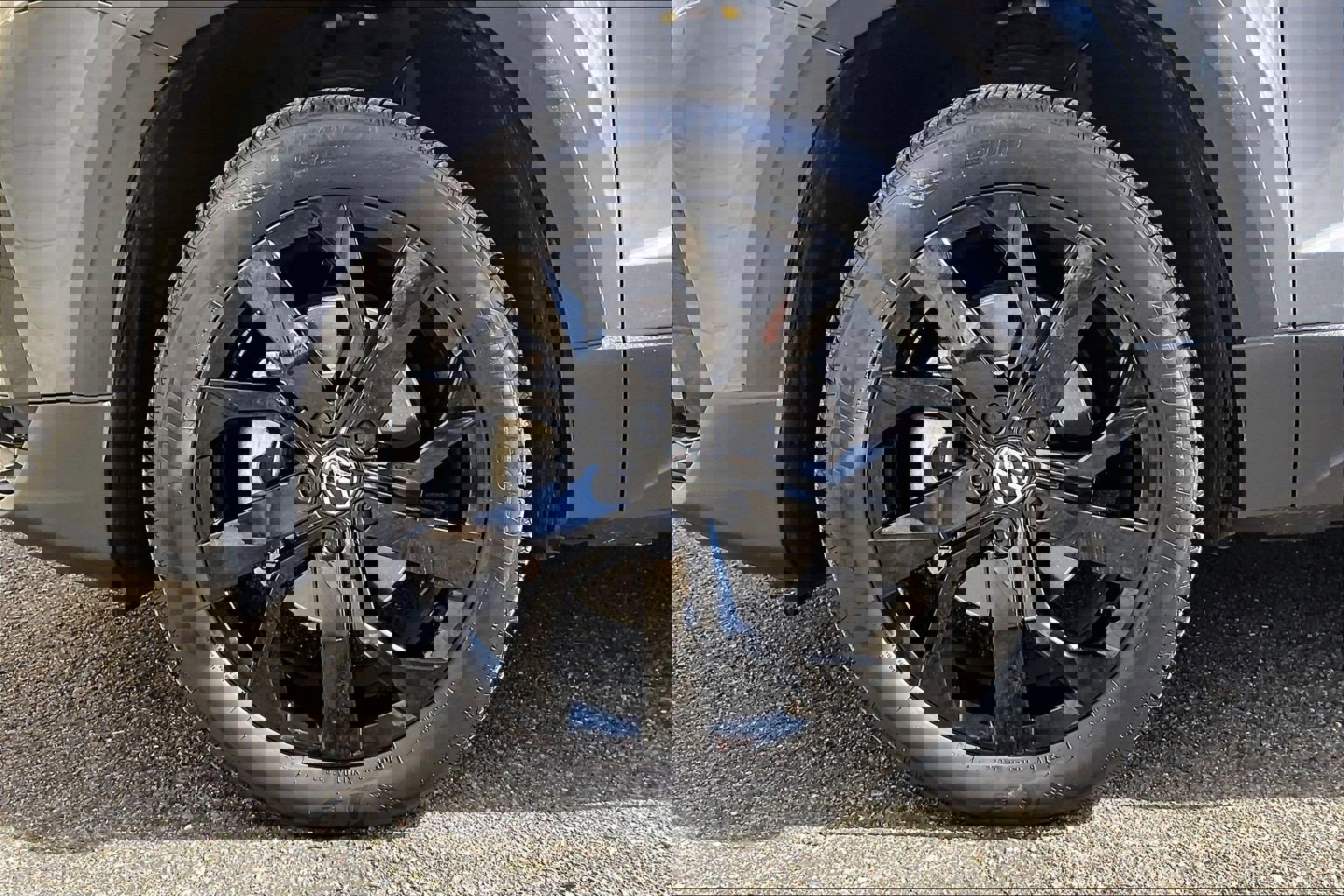 Certified 2023 Volkswagen Taos SE w/ Black Wheel Package image 8