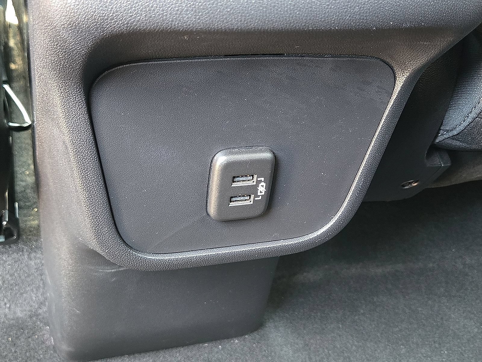 Used 2024 GMC Terrain SLE FWD image 16