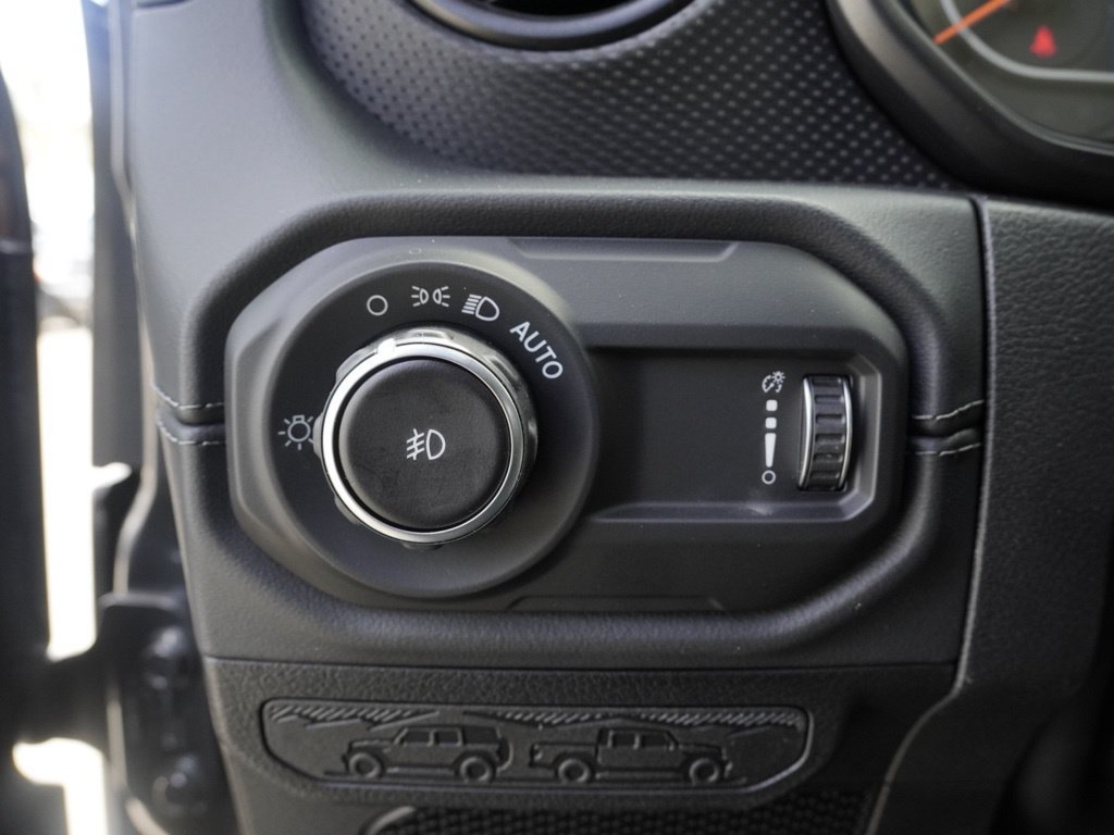 New 2026 Jeep Wrangler Unlimited Rubicon AWD/4WD image 13