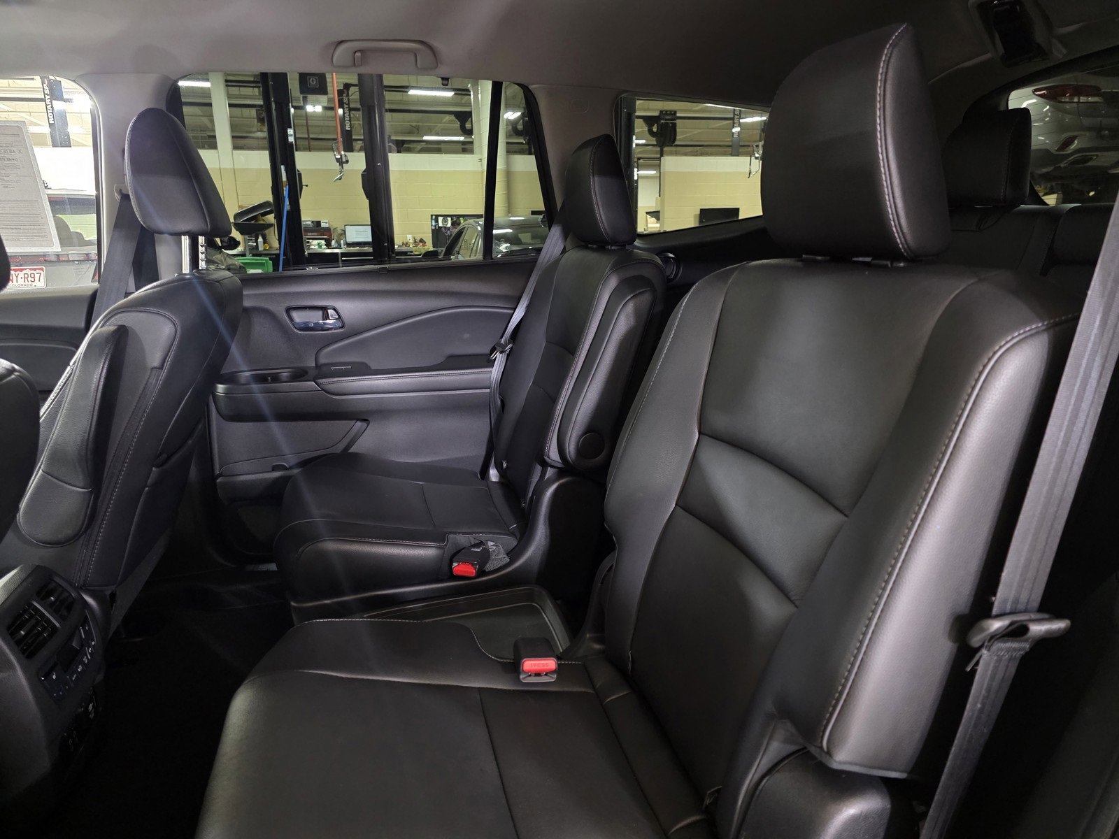 Used 2019 Honda Pilot Touring image 15